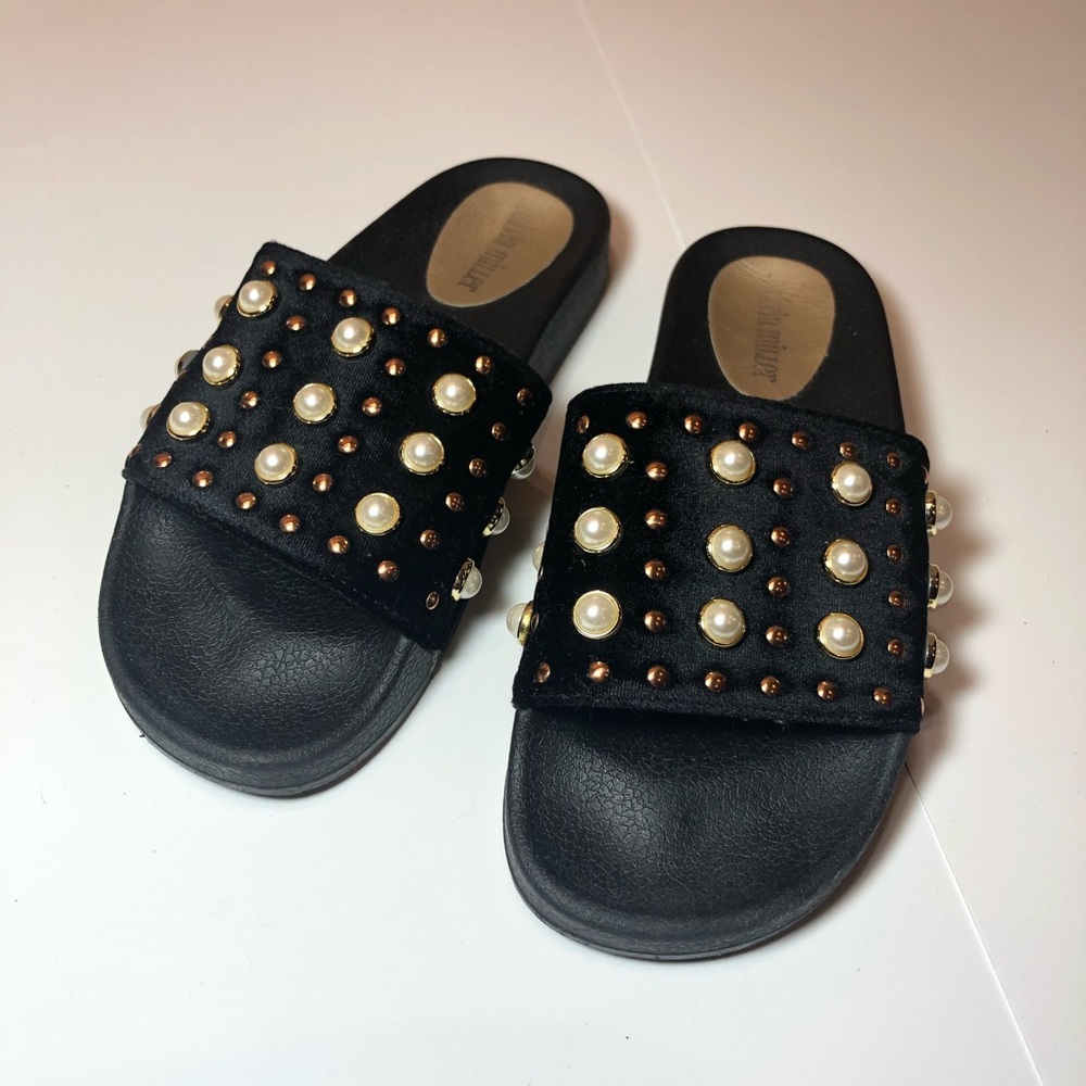 OLIVIA MILLER black slides with pearls